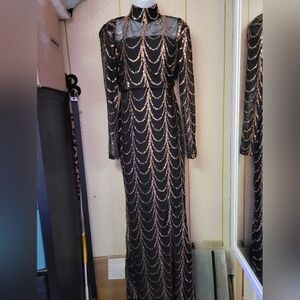 Black and Gold Chain Design Long Sleeve Dress